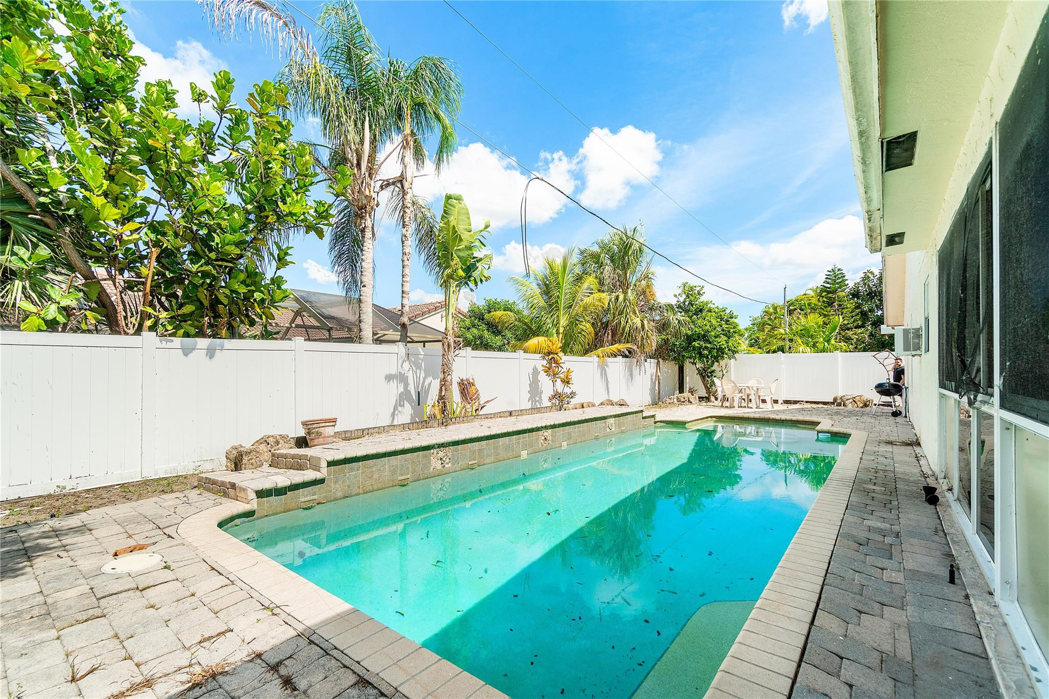 7517 W Country Club Blvd