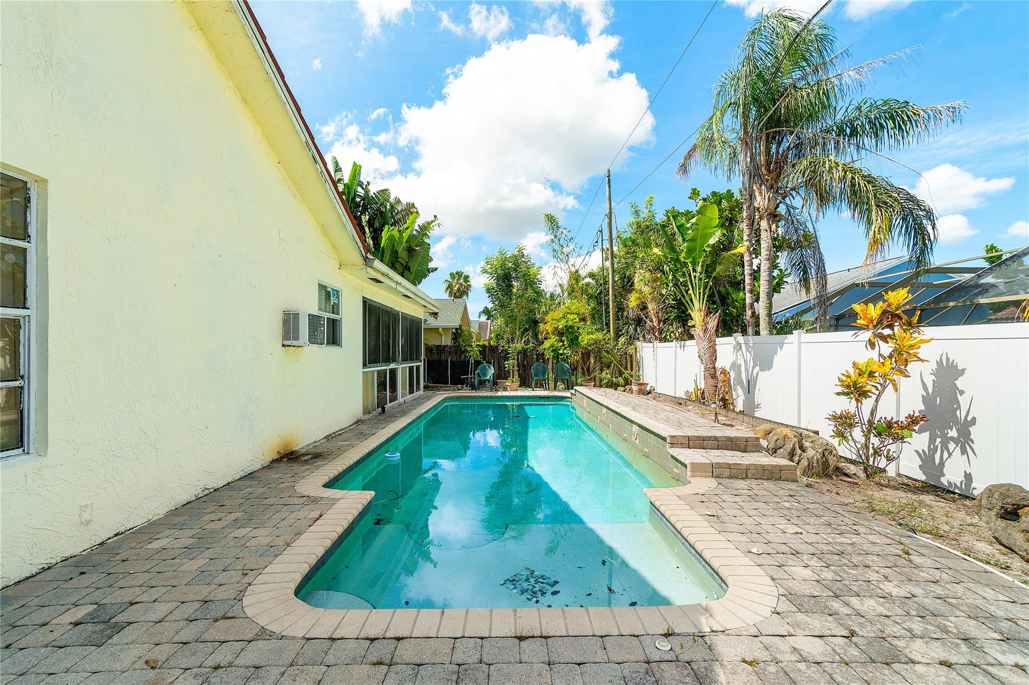 7517 W Country Club Blvd