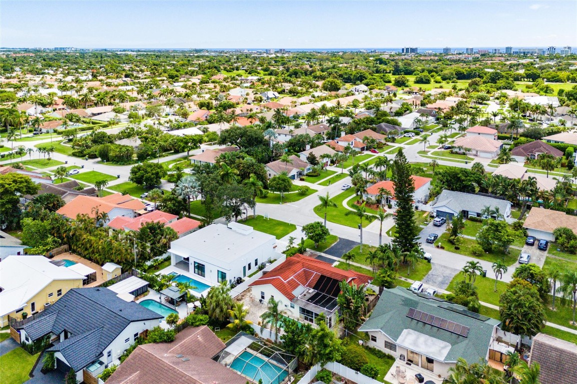 7517 W Country Club Blvd