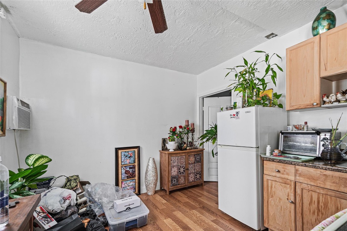 7517 W Country Club Blvd