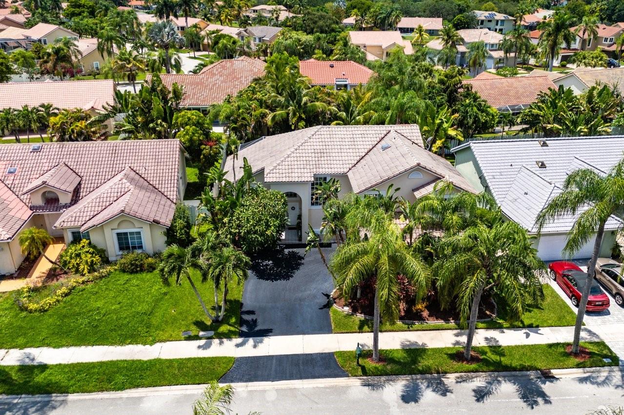 1075 Spyglass
