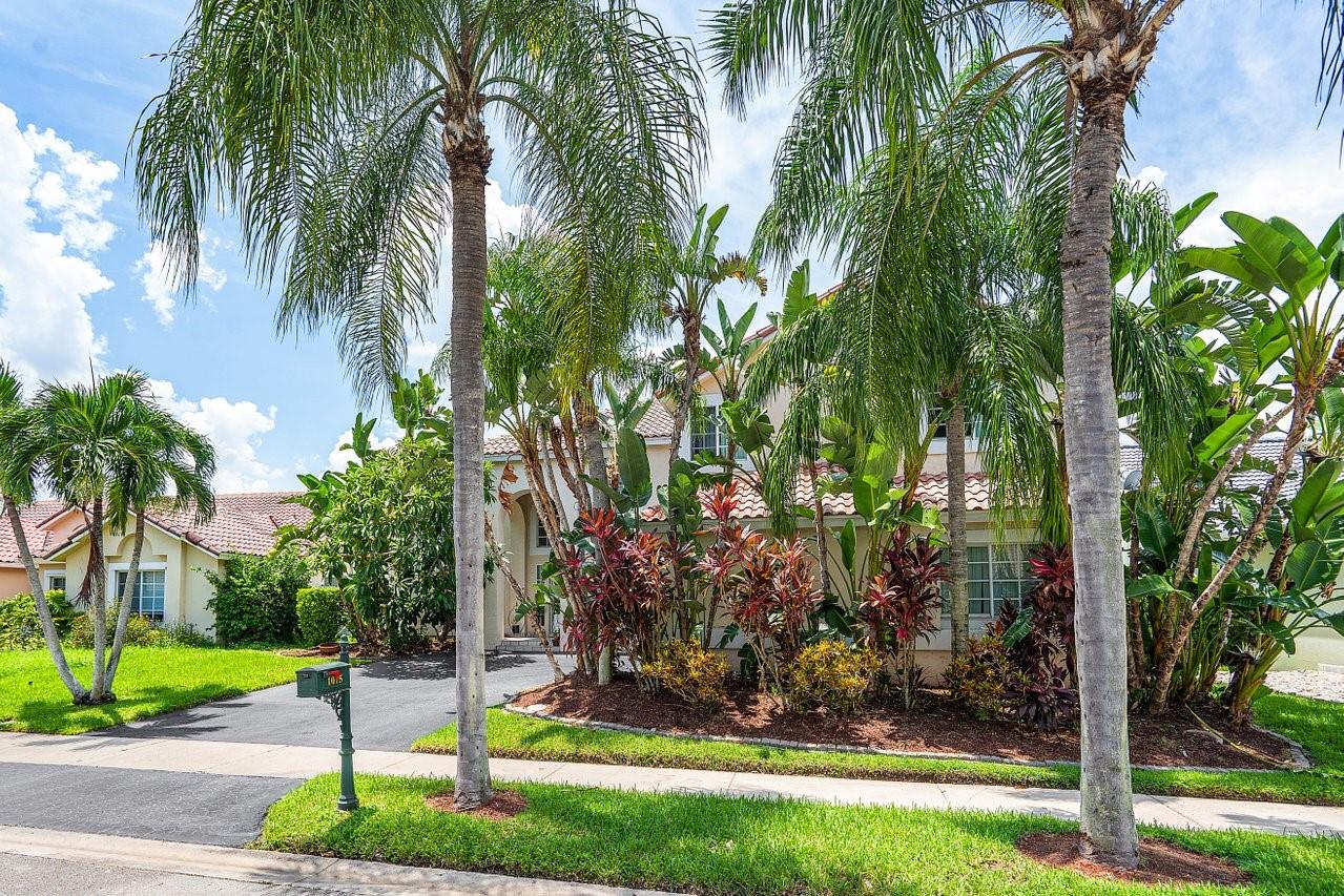 1075 Spyglass