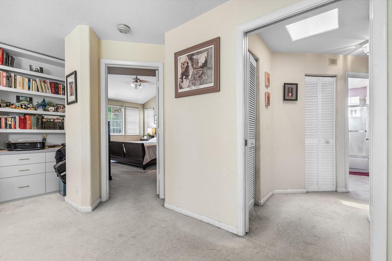 1075 Spyglass