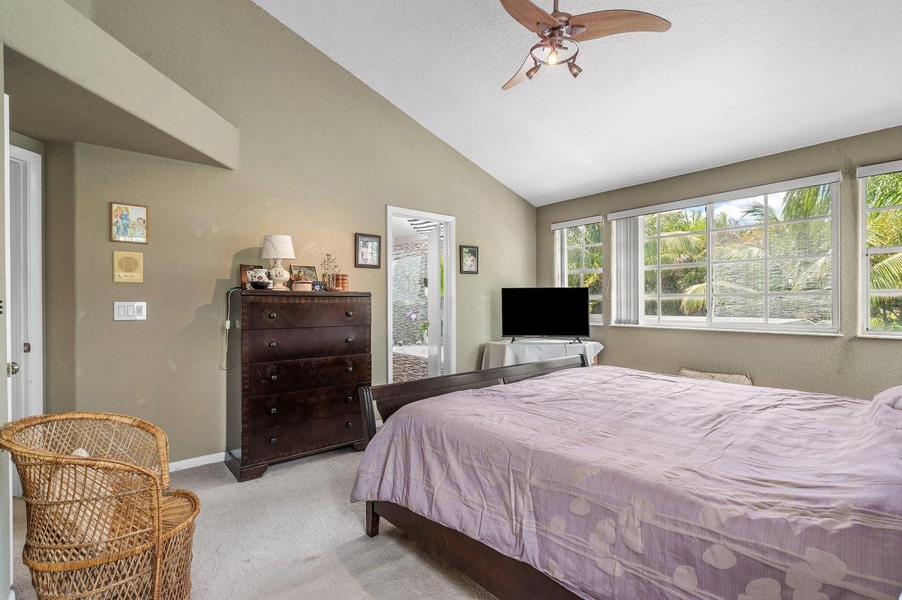 1075 Spyglass