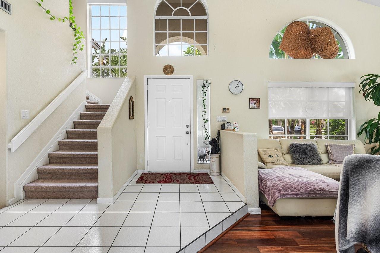 1075 Spyglass