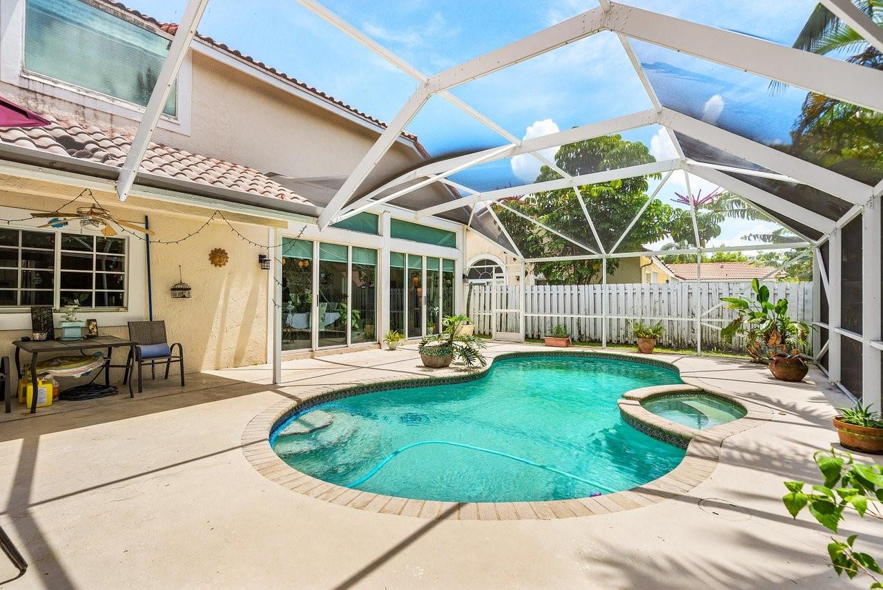 1075 Spyglass