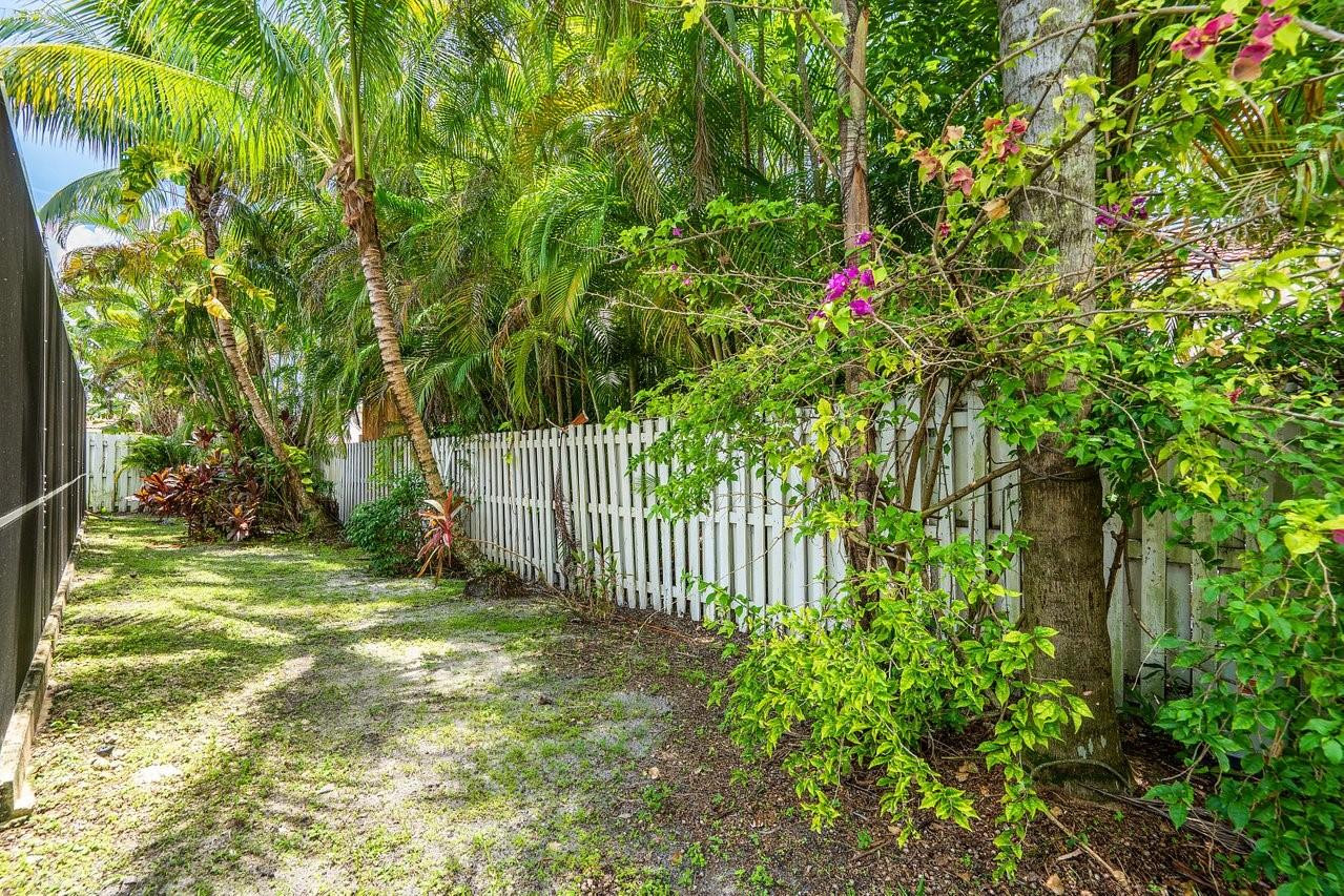 1075 Spyglass