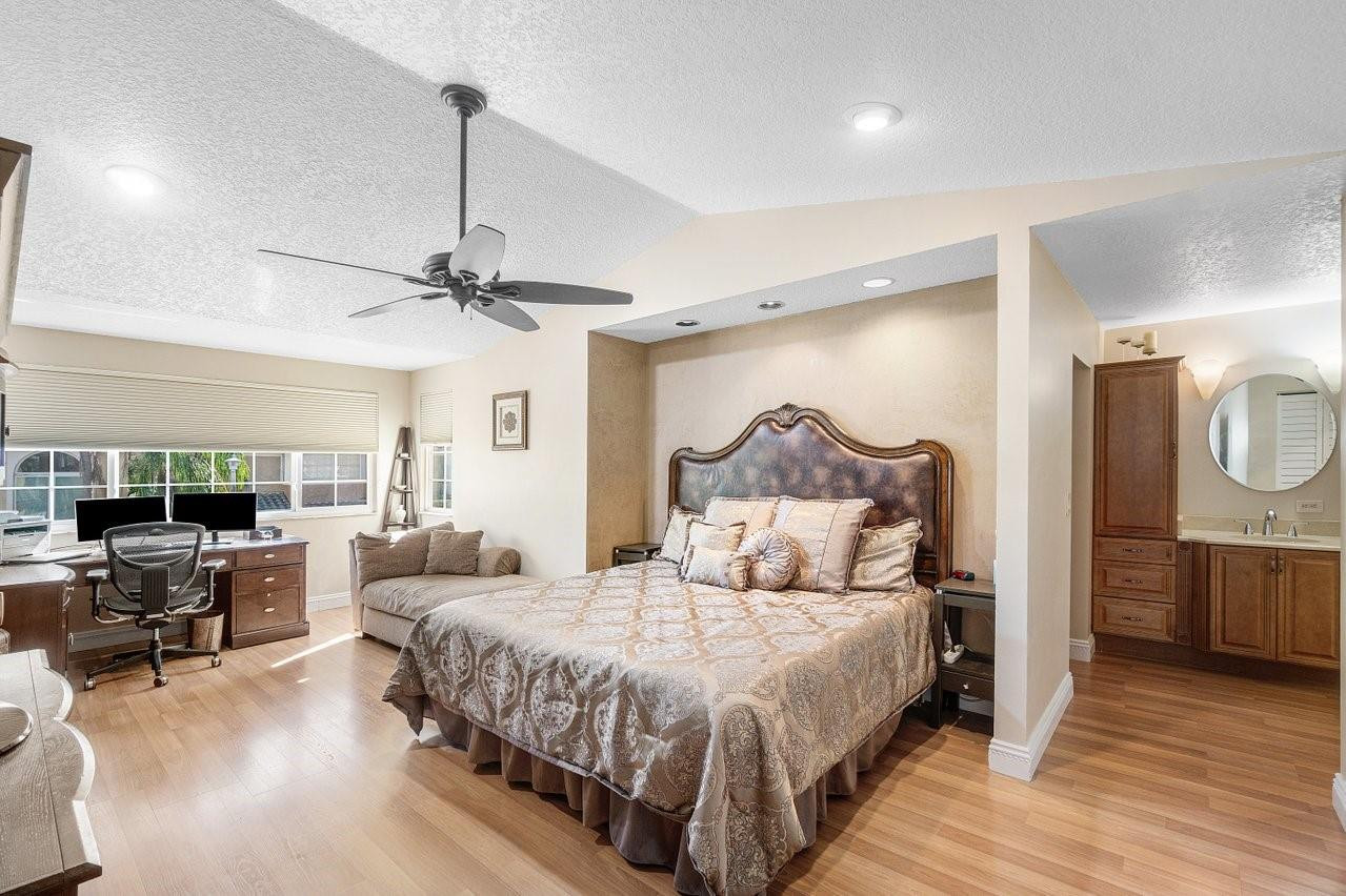 4247 NW 57th Dr