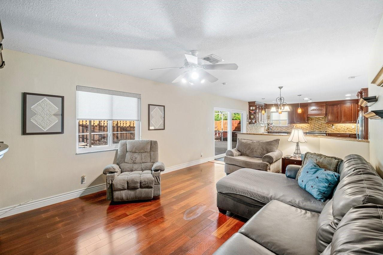 4247 NW 57th Dr