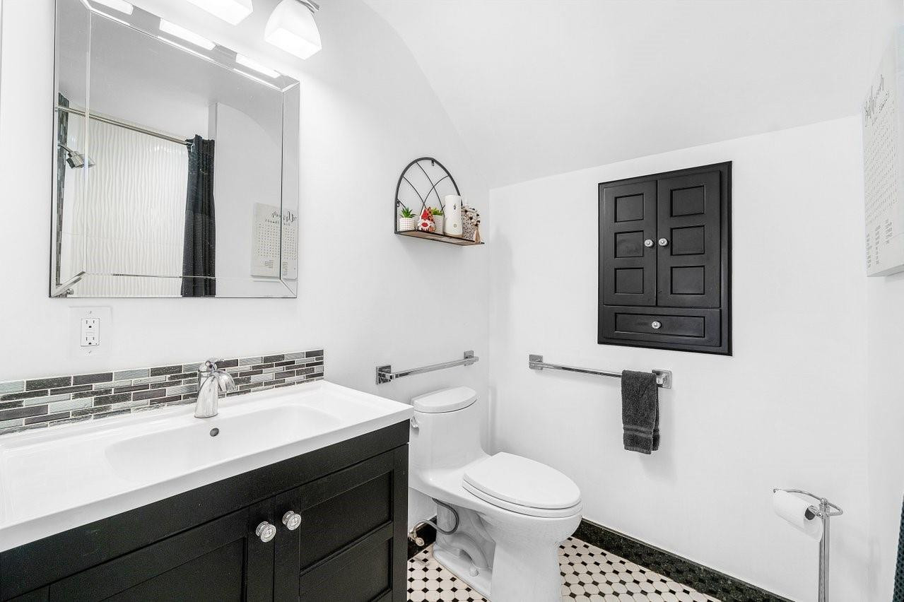 4247 NW 57th Dr