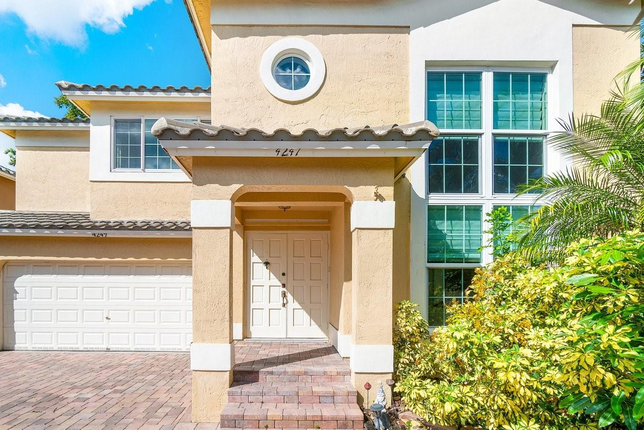 4247 NW 57th Dr