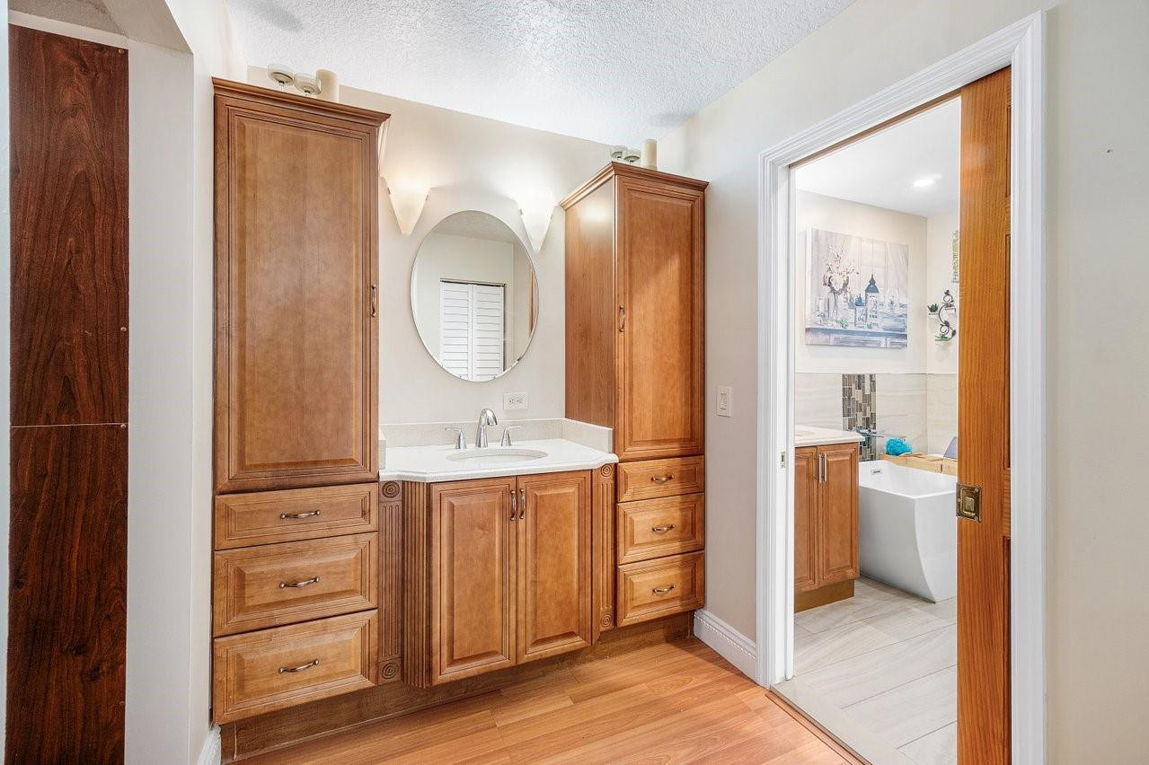 4247 NW 57th Dr