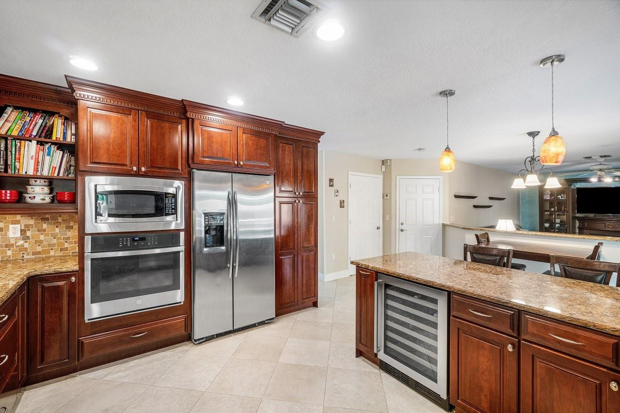 4247 NW 57th Dr