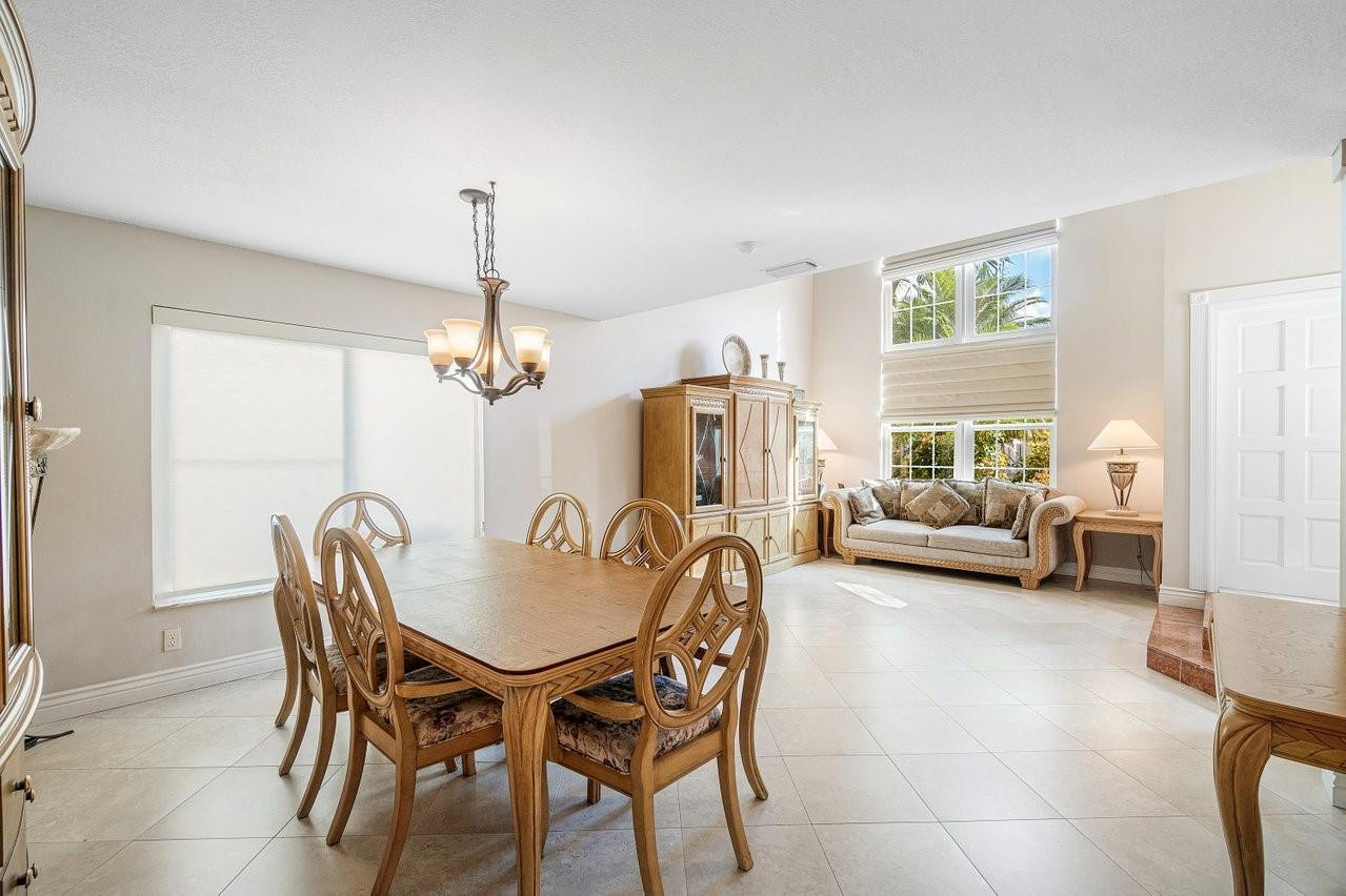 4247 NW 57th Dr