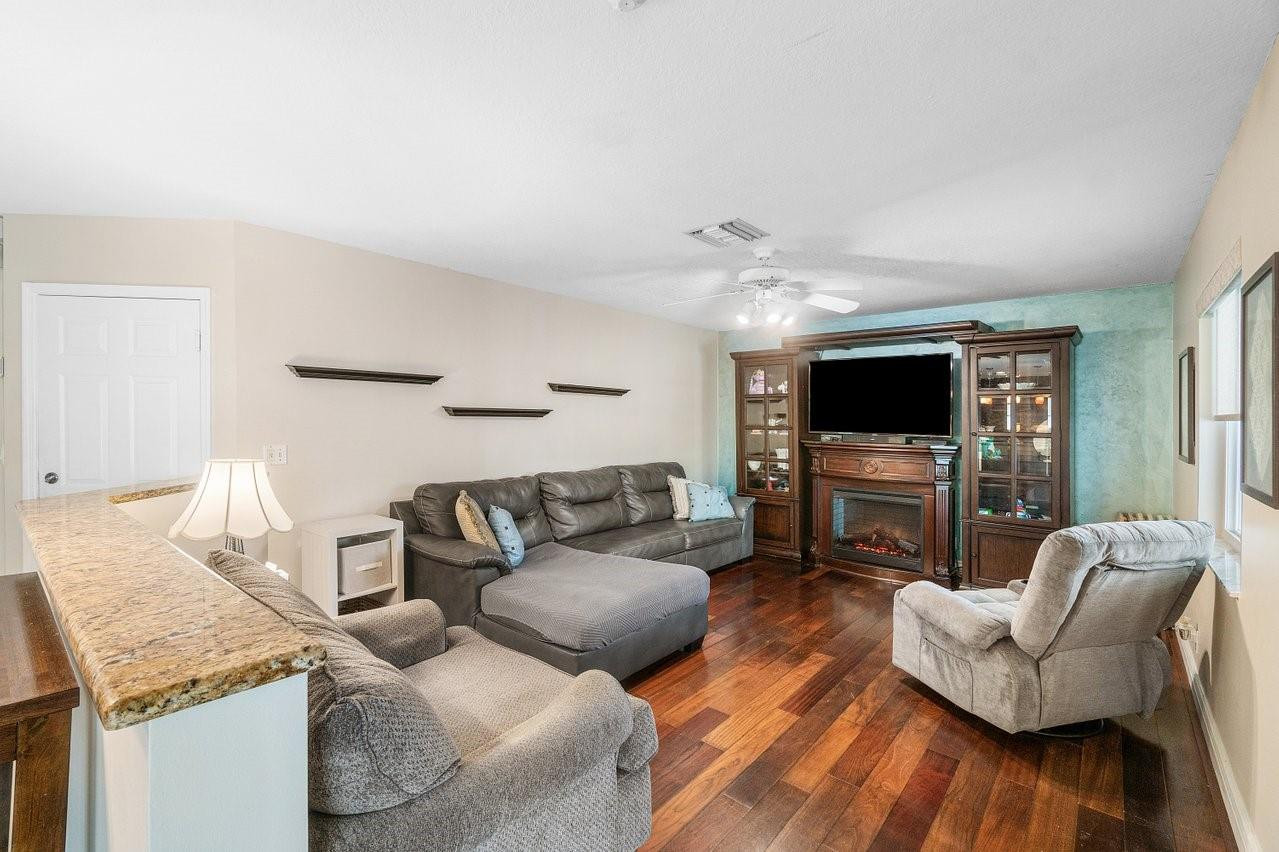 4247 NW 57th Dr