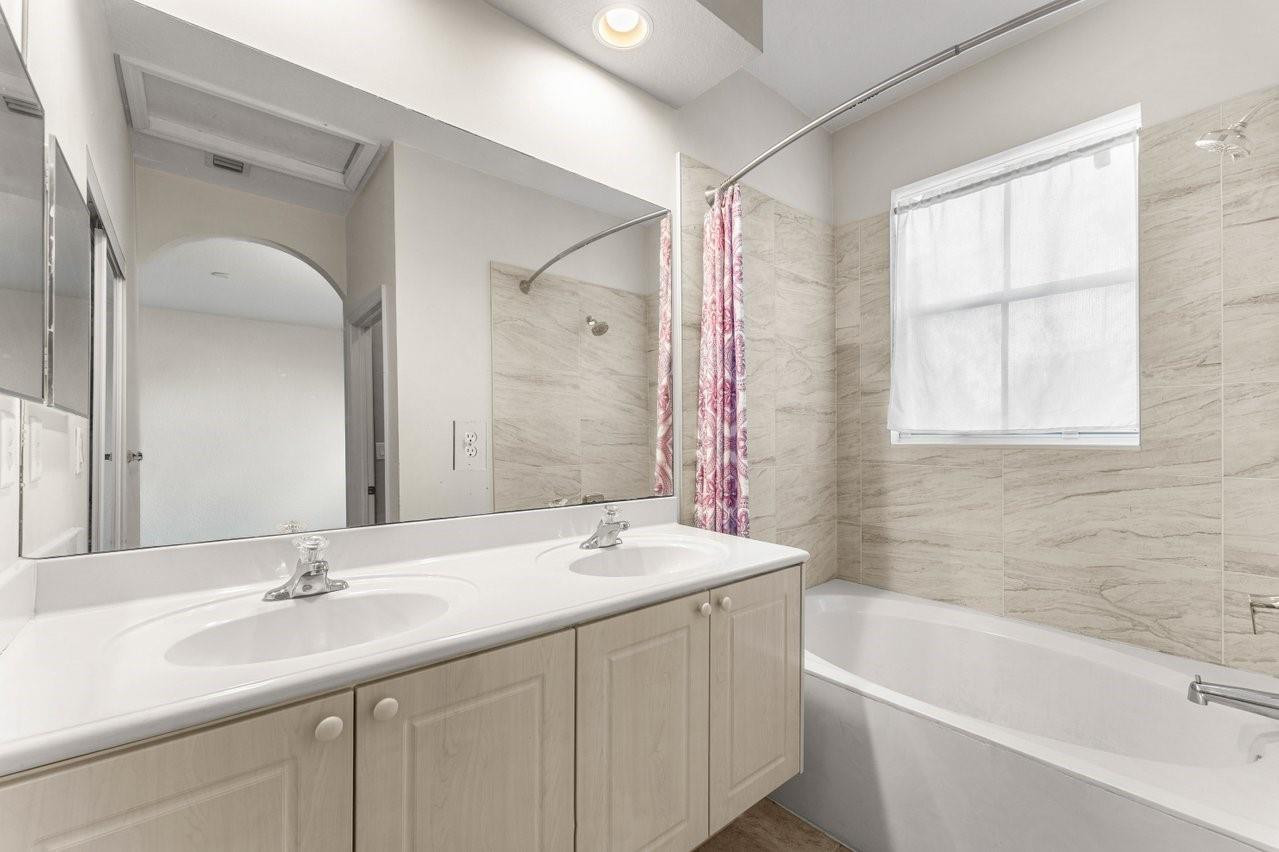 3307 Merrick Lane 1004