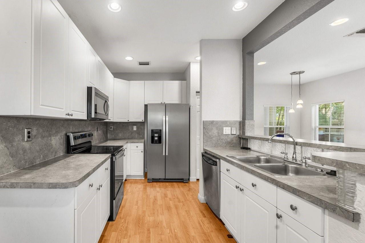 3307 Merrick Lane 1004