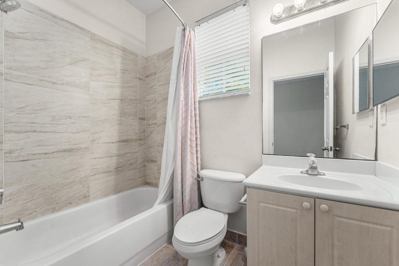 3307 Merrick Lane 1004