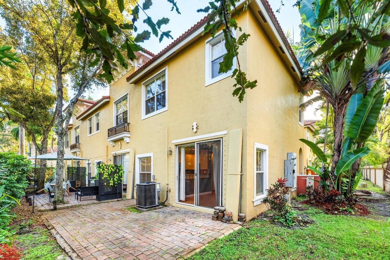 3307 Merrick Lane 1004