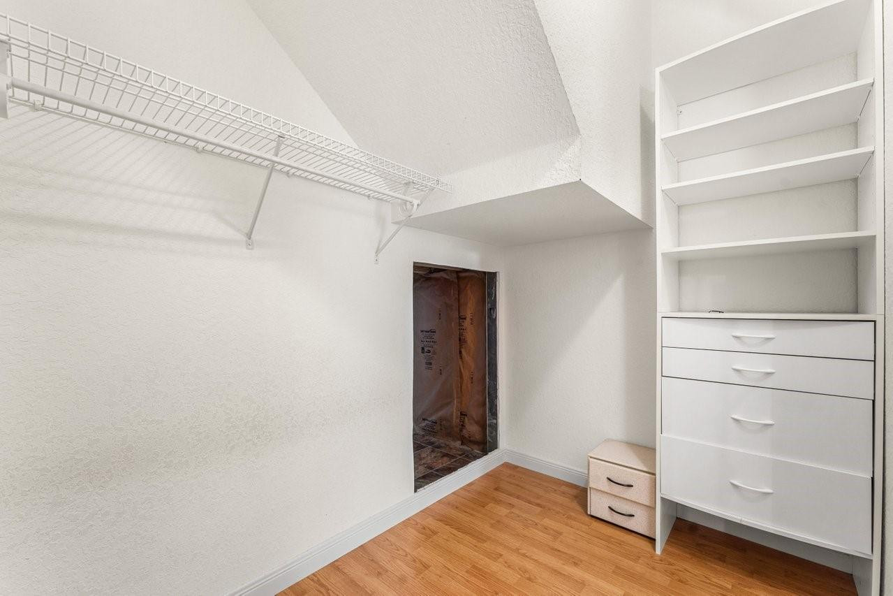 3307 Merrick Lane 1004