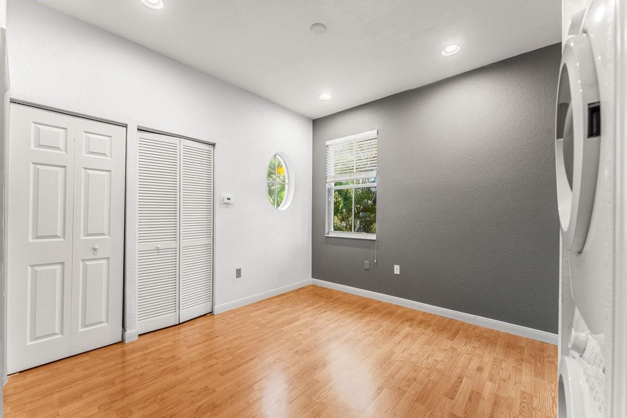 3307 Merrick Lane 1004