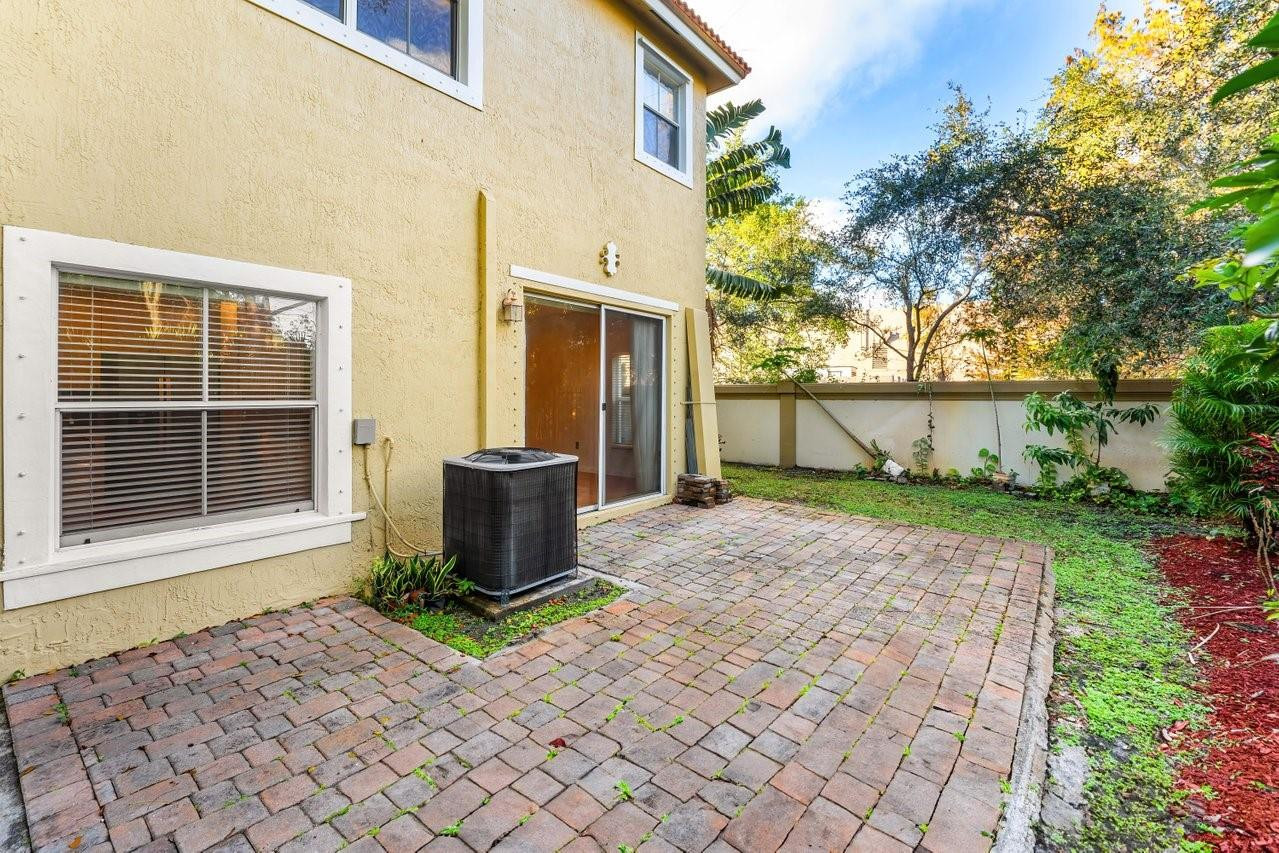 3307 Merrick Lane 1004