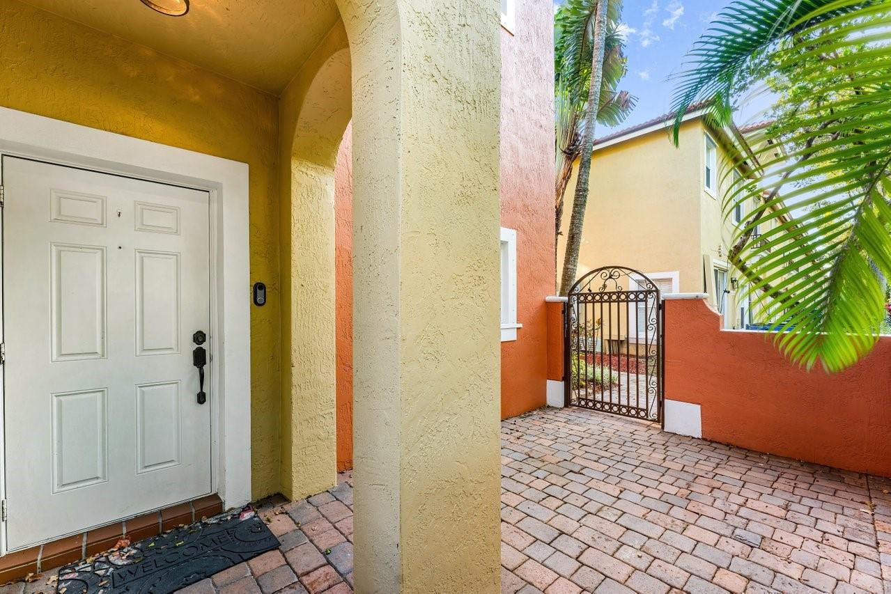 3307 Merrick Lane 1004