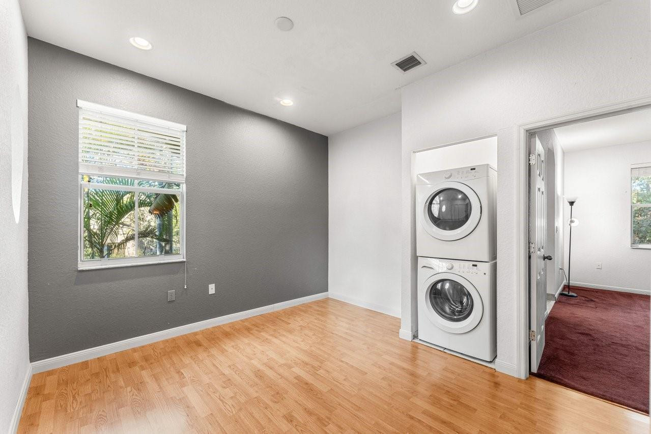 3307 Merrick Lane 1004