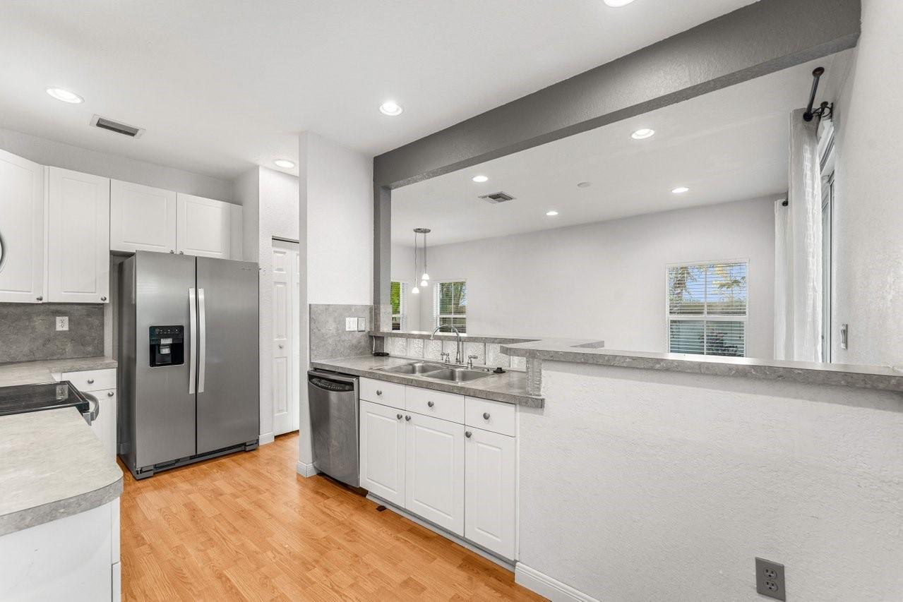 3307 Merrick Lane 1004