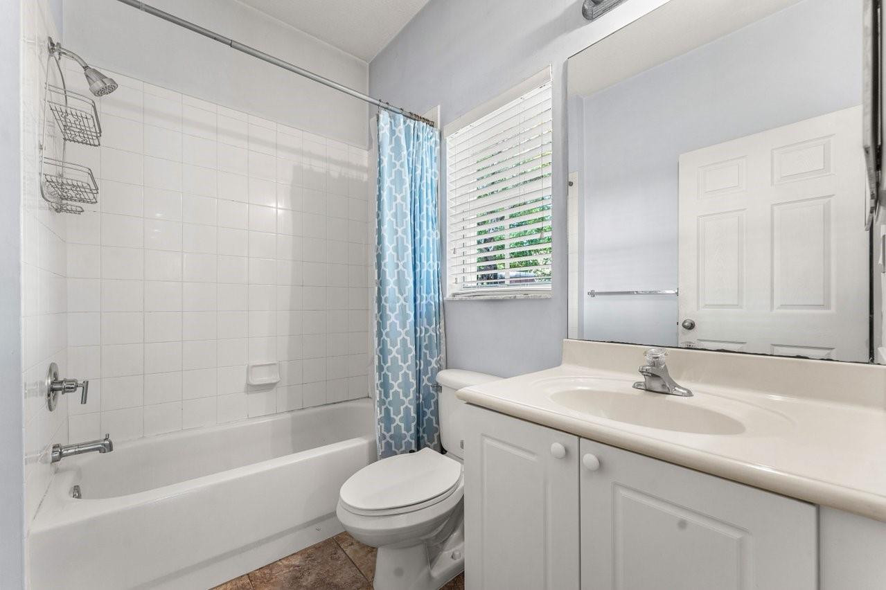 3307 Merrick Lane 1004