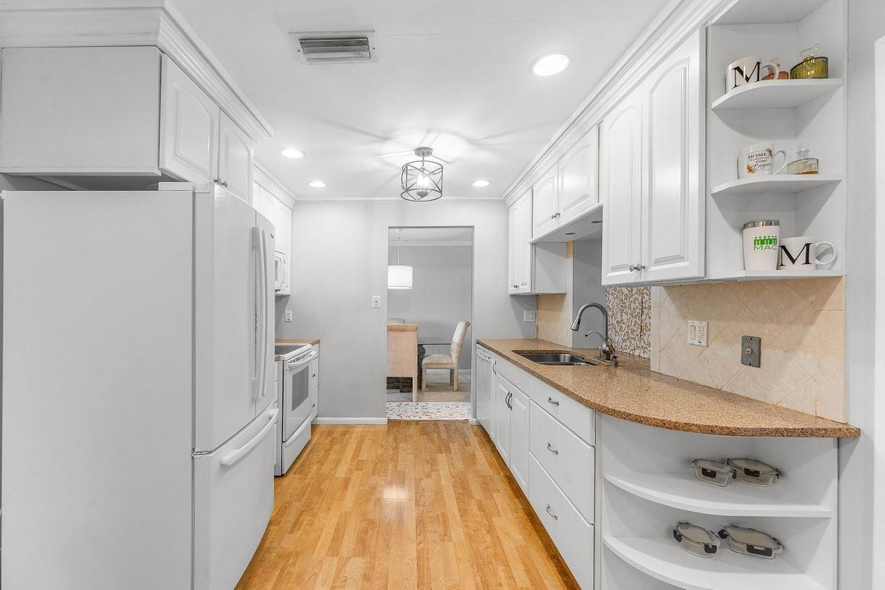 745 NW 72nd Terrace