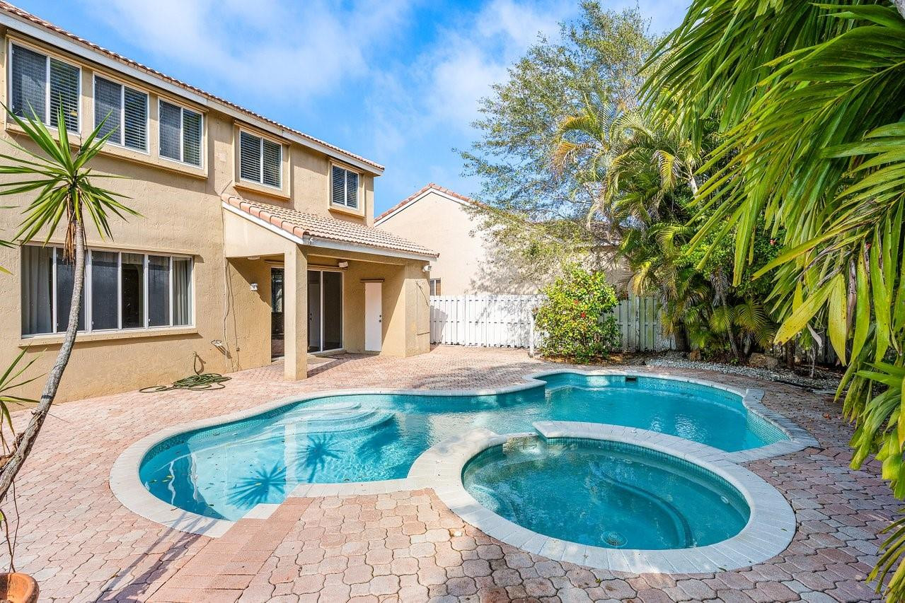 1325 Camellia Circle