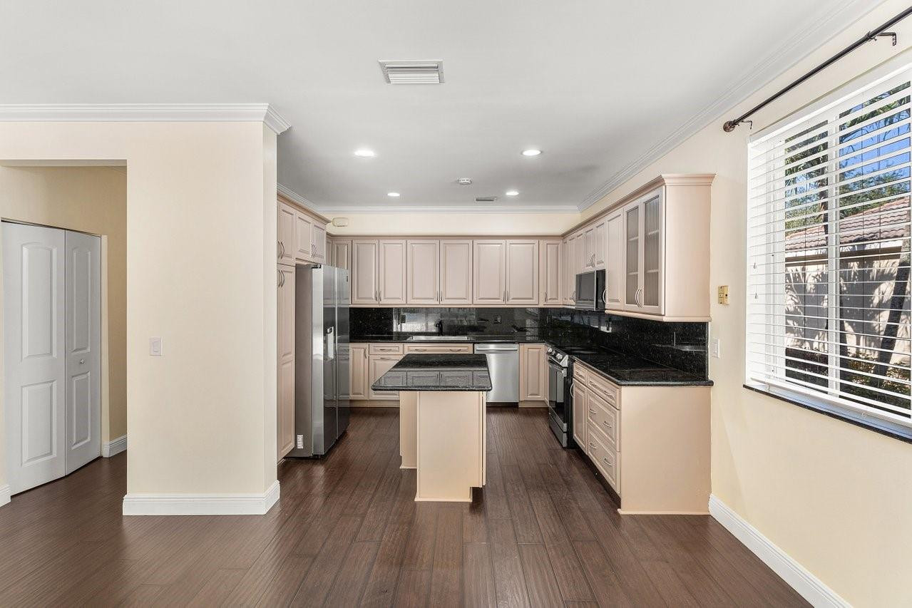 1325 Camellia Circle