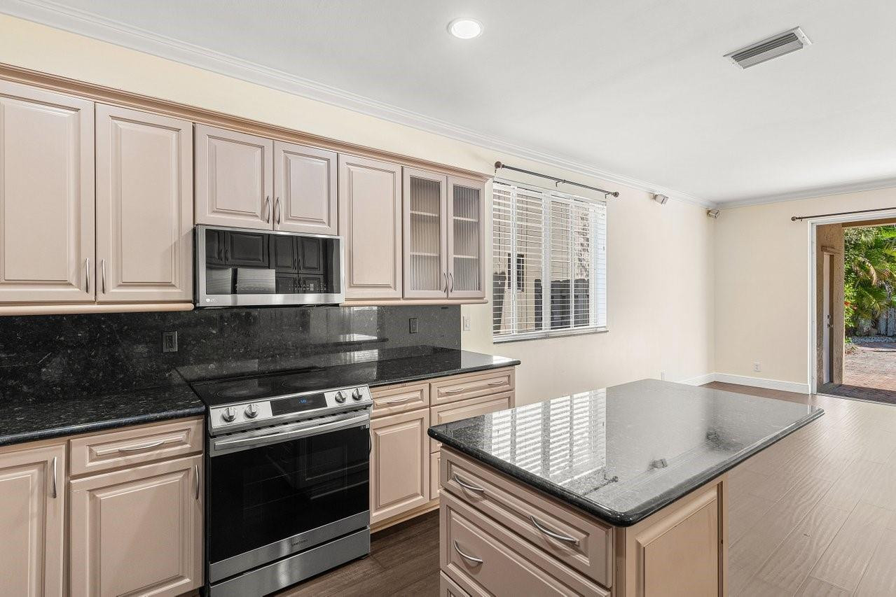 1325 Camellia Circle