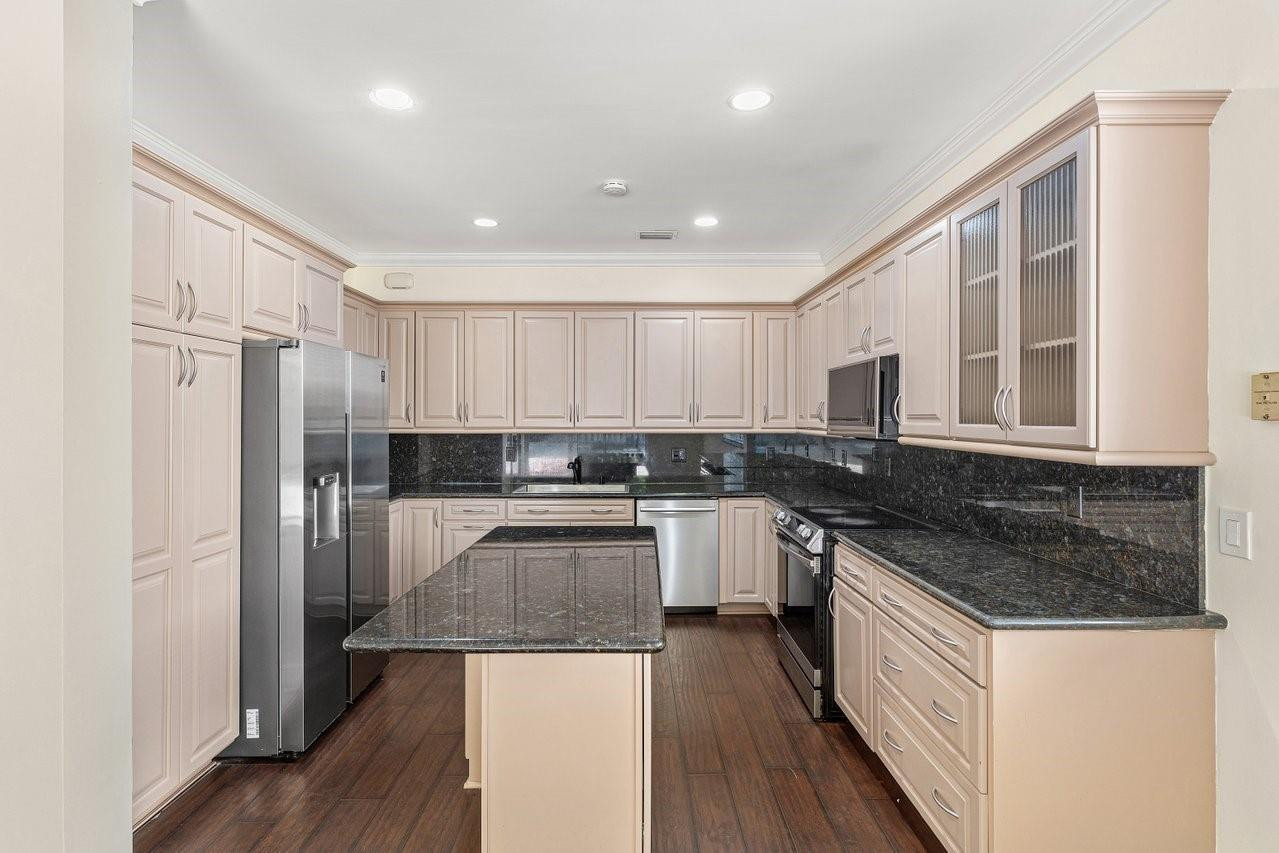 1325 Camellia Circle