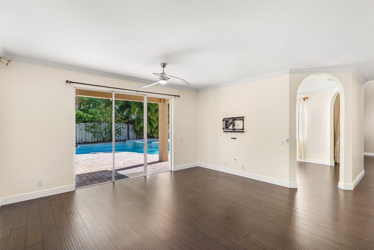 1325 Camellia Circle