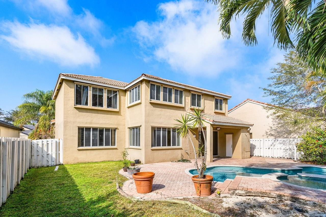 1325 Camellia Circle