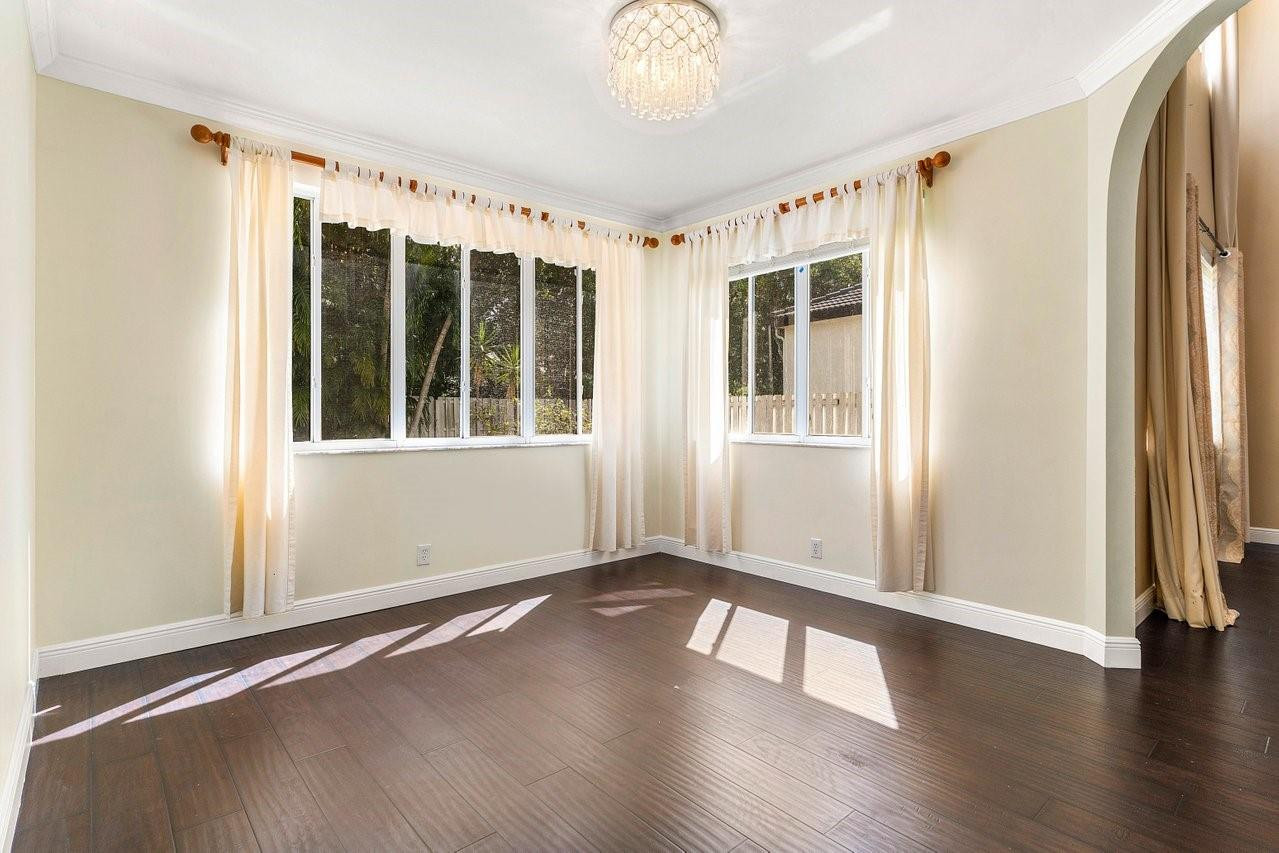 1325 Camellia Circle