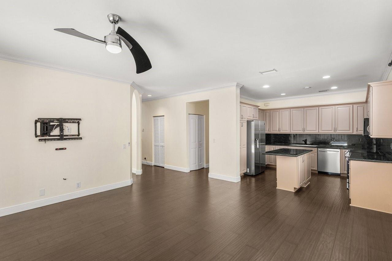 1325 Camellia Circle