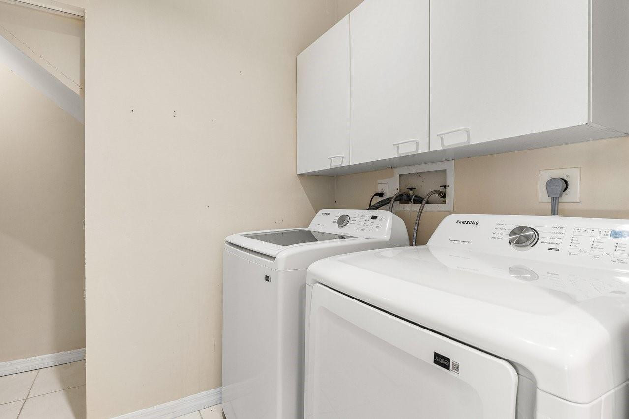 1325 Camellia Circle