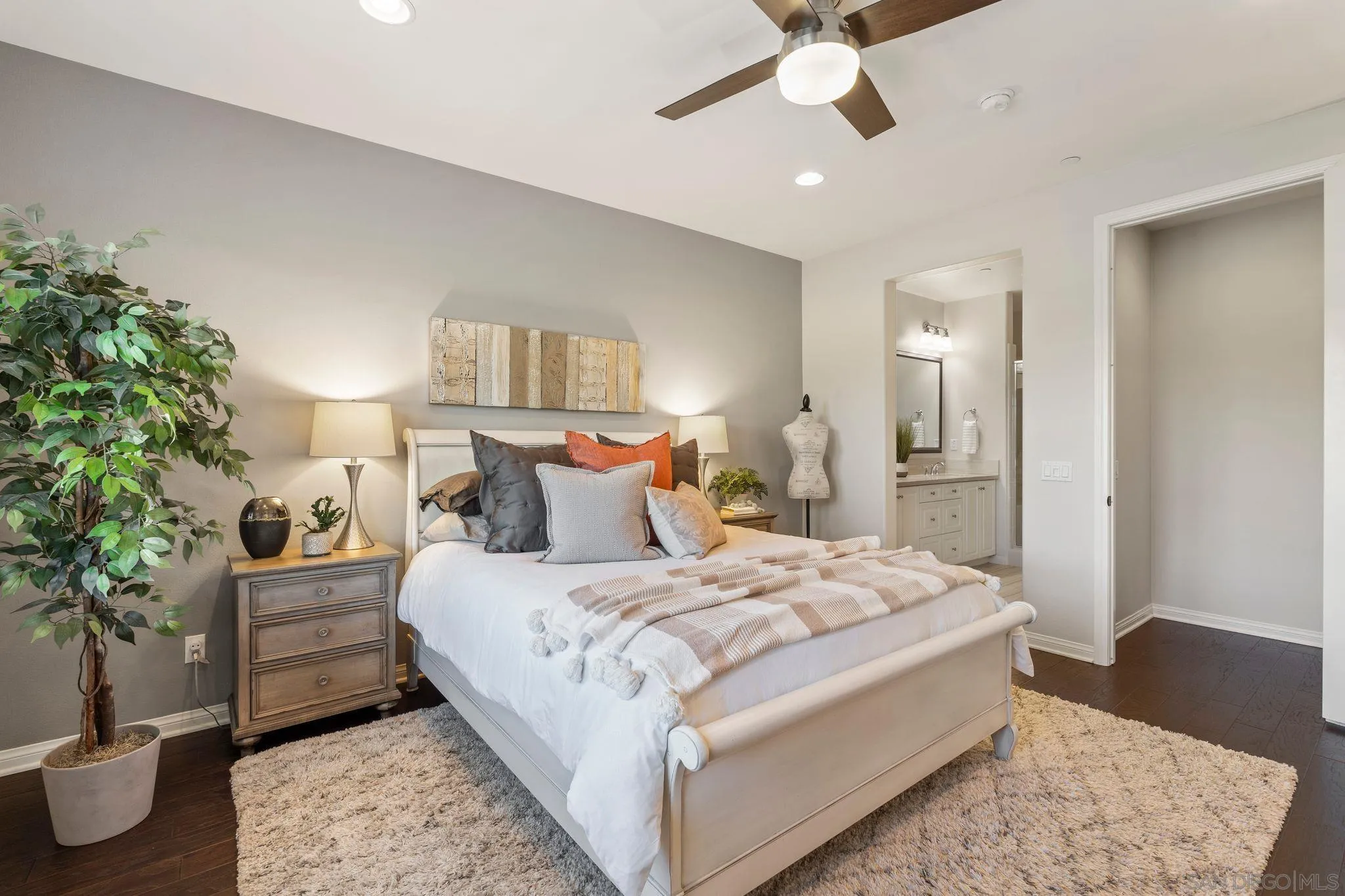 16675 Gill Loop
