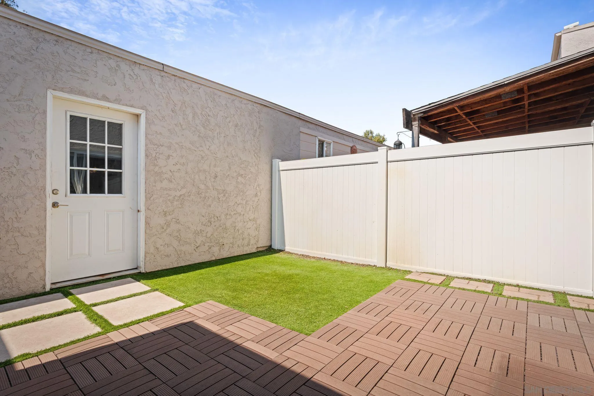 9404 Carlton Oaks Dr Unit D