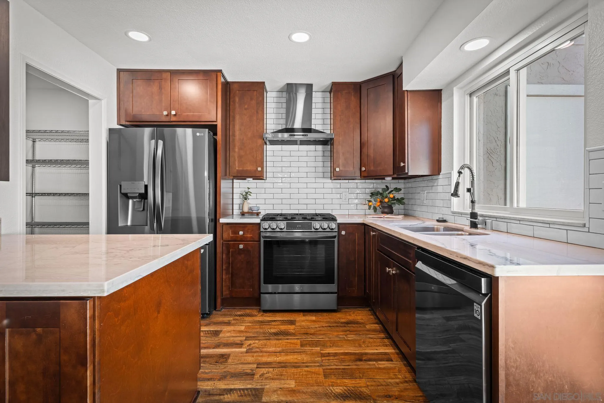 9404 Carlton Oaks Dr Unit D