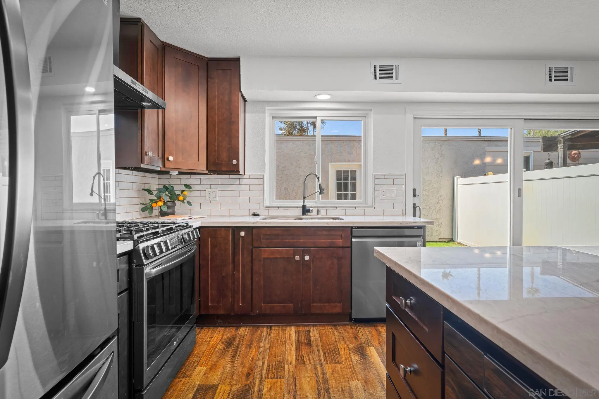 9404 Carlton Oaks Dr Unit D