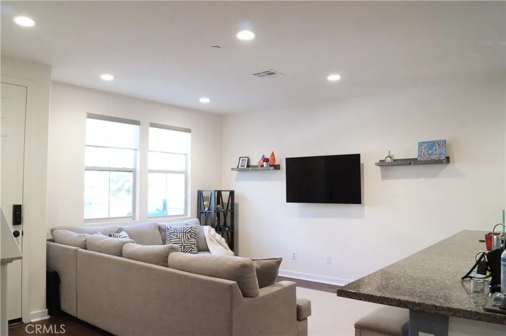 1917 Avenida Echeveria # 47