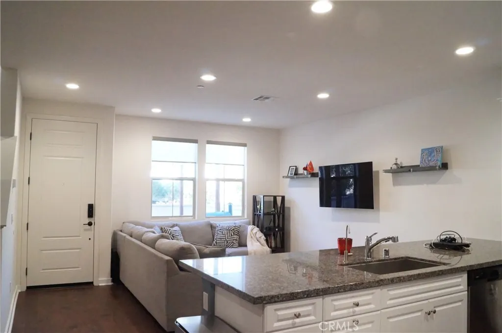 1917 Avenida Echeveria # 47