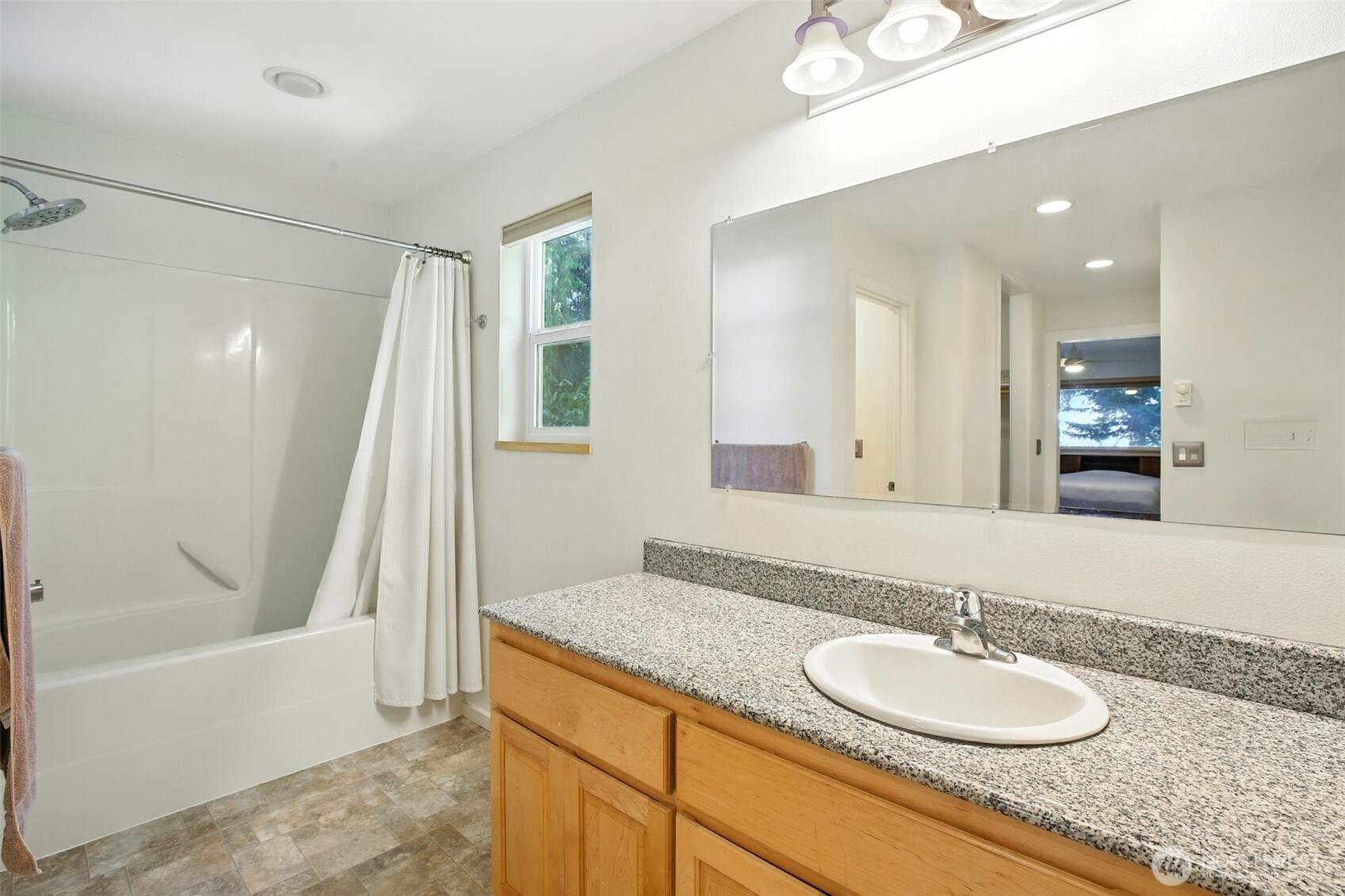 18872 Augusta Avenue NE