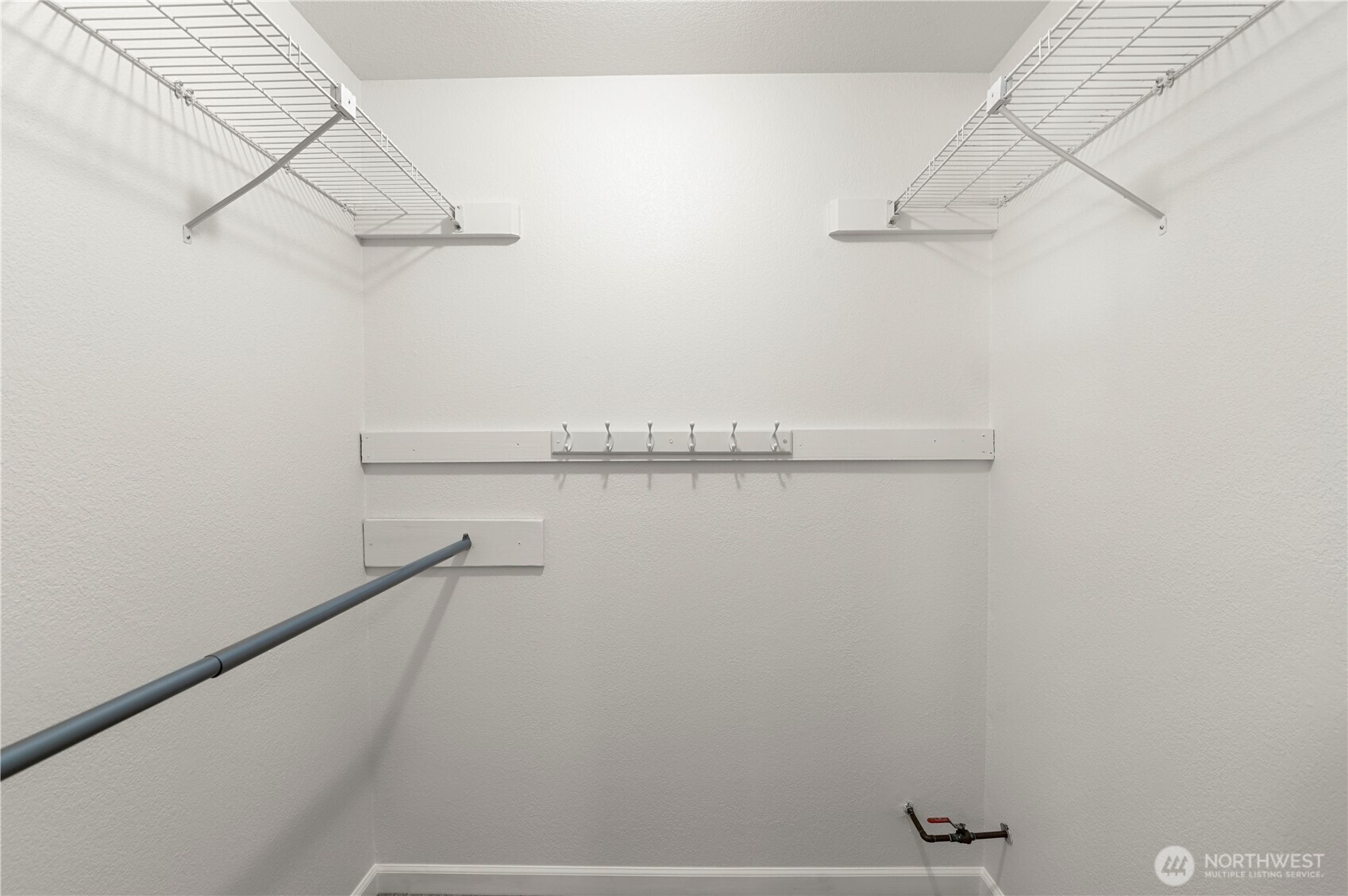 2727 Middle Shore Road