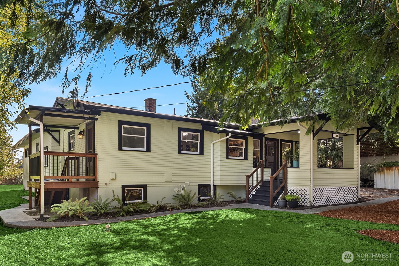 1301 E Victor Street