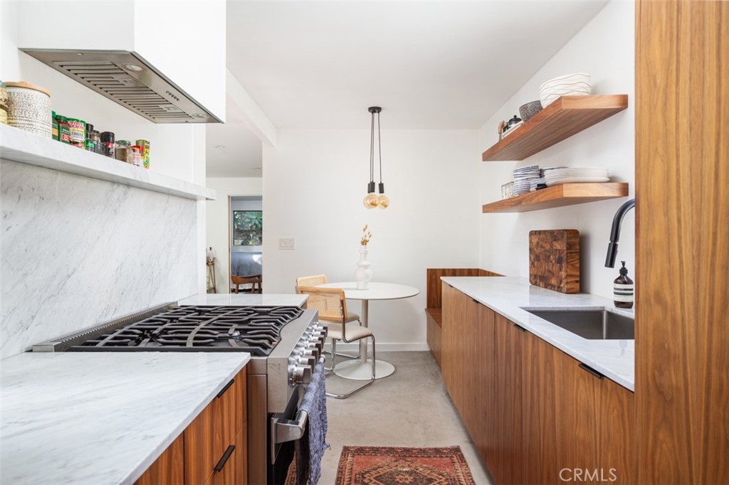 905 N Beverly Glen Boulevard